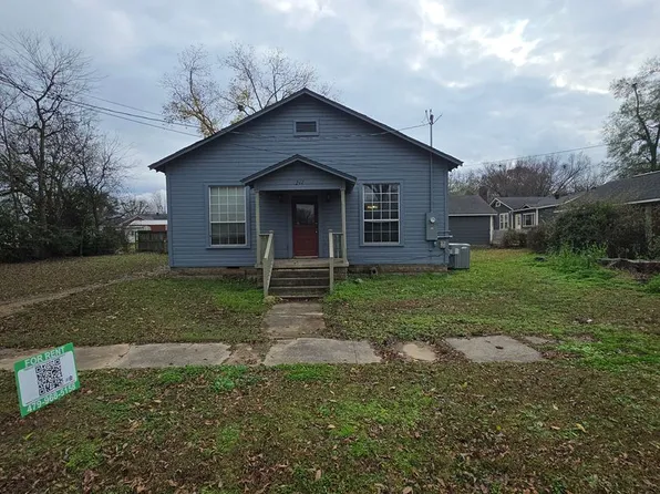 217 W 7th St, Russellville, AR 72801