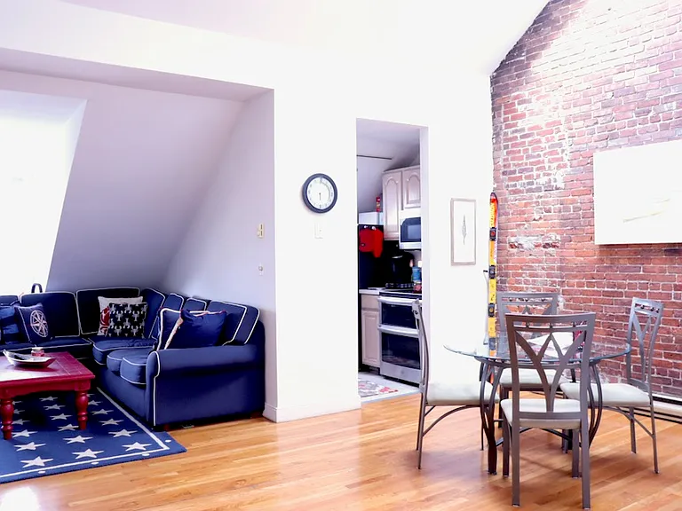 1750 Washington St #11 — Photo 2