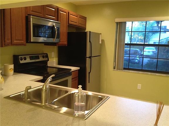 4th image of 460 Westtree Ln #460