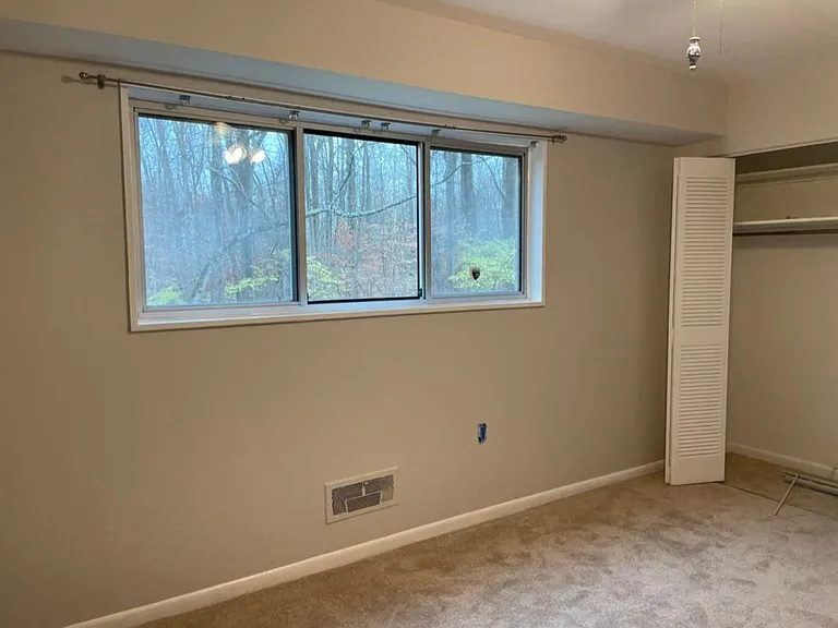 10649 Weymouth St #2 — Photo 13