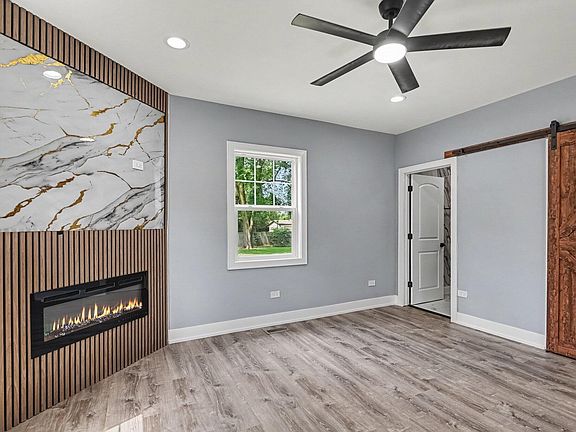 3rd image of 533 W Main St