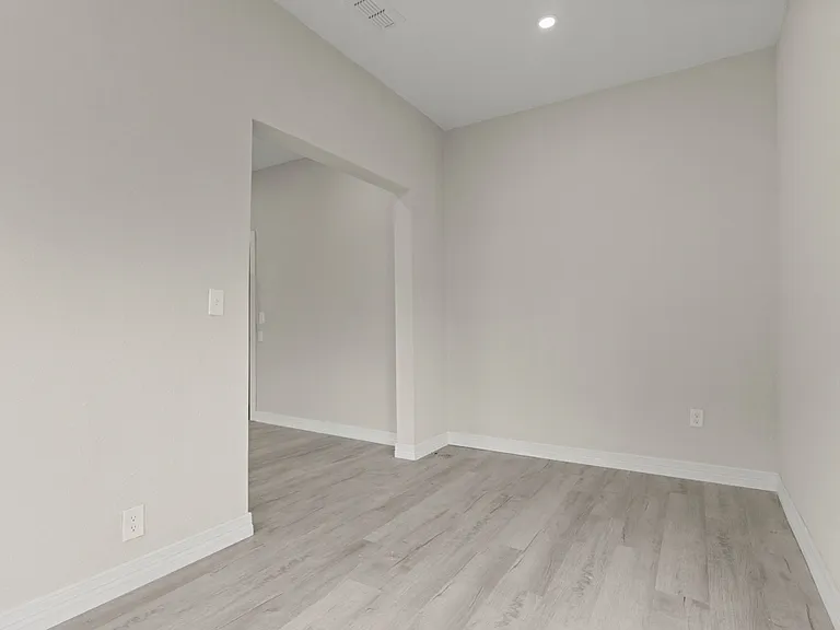 760 E Johnson St — Photo 15