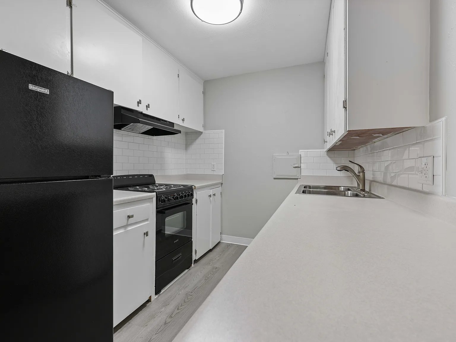 Nevada Villa Apartments — Photo 4