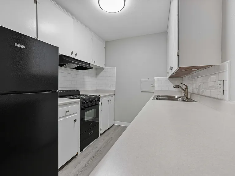 Nevada Villa Apartments — Photo 4