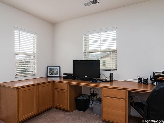 4th image of 503 Birchwood Ln
