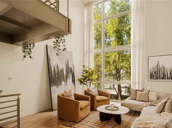 3450 Cahuenga Blvd W APT 907, Los Angeles, CA 90068