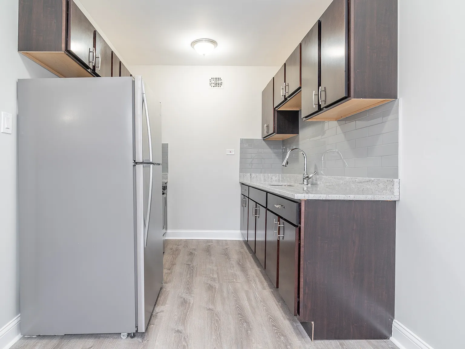 1 bed, 900 sqft, $1,400 — Photo 2