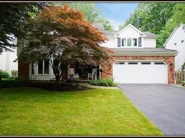 89 Beachridge Dr, East Amherst, NY 14051