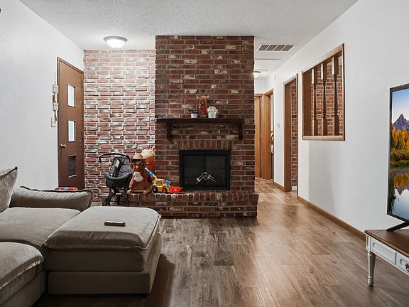 5th image of 605 W 20th St