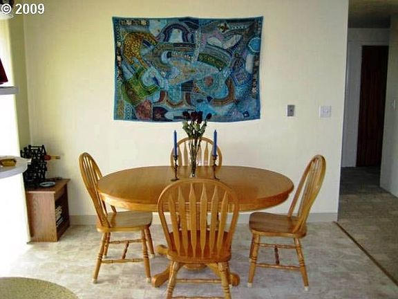 1555 Elkay Dr., Eugene