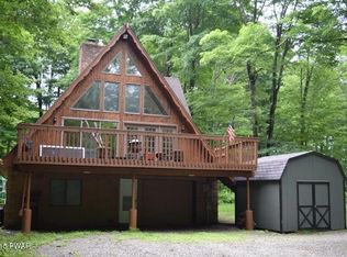 Stone Chair Trl, Greentown, PA 18426