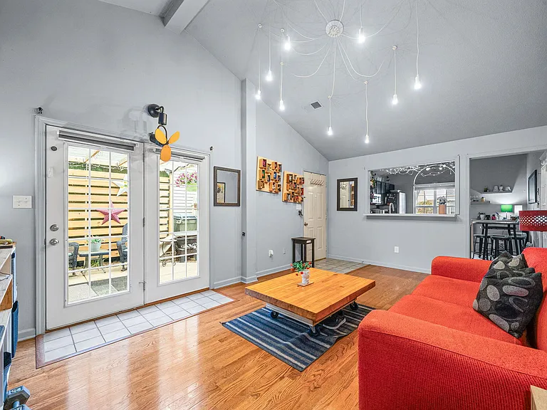 302 Northwind Dr — Photo 12