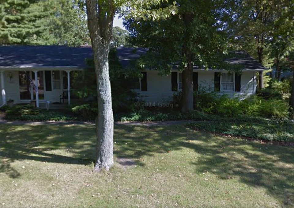1st image of 4202 Hemlock Dr