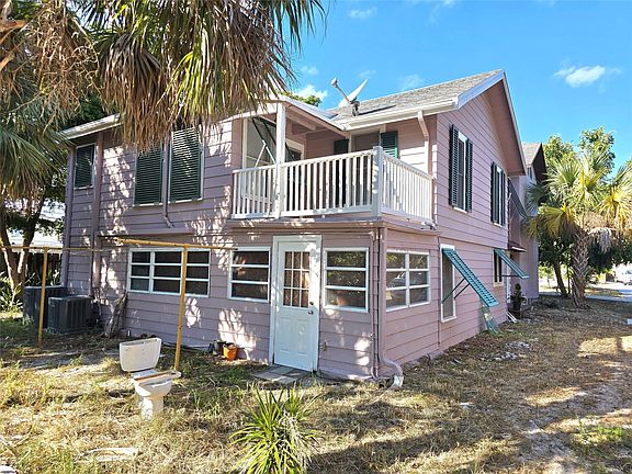 3rd image of 1243 17th Avenue