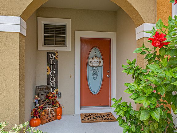 4th image of 5122 Fiorella Ln