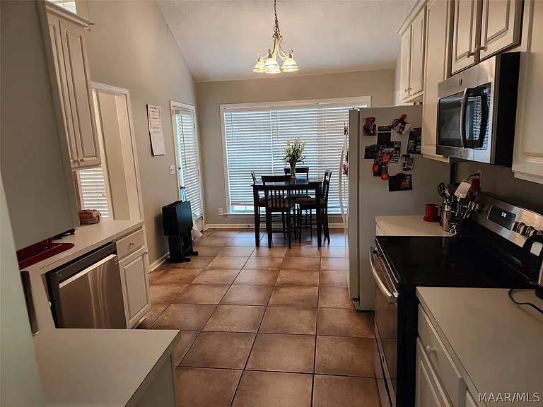 9513 Greythorne Way — Photo 9