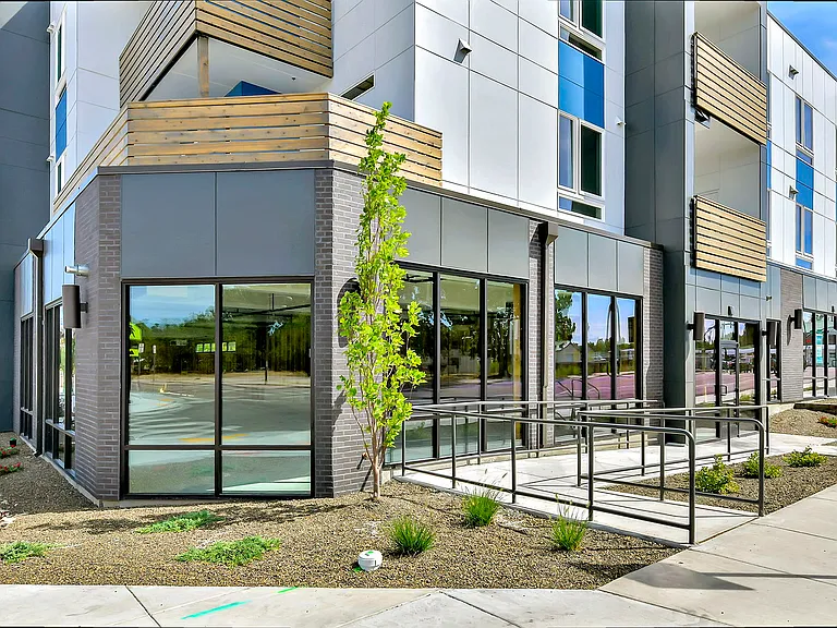 Parkway Apartments — Photo 14
