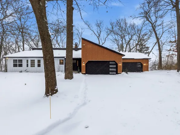 15060 Mercury Dr, Grand Haven, MI 49417