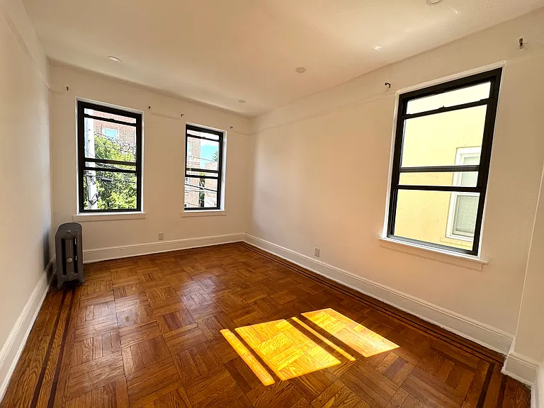 28-32 45th St #2L — Photo 4