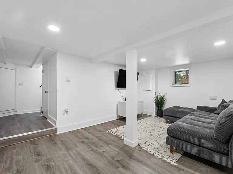 107 E Madison Ave — Photo 20