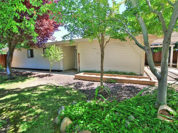 4929 Clear Cir, Carmichael, CA 95608