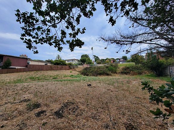4th image of 1724 Hillcrest Road