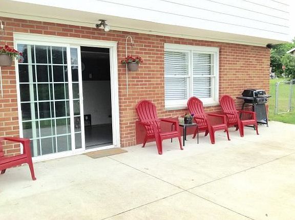 3rd image of 28 Cooper Dr