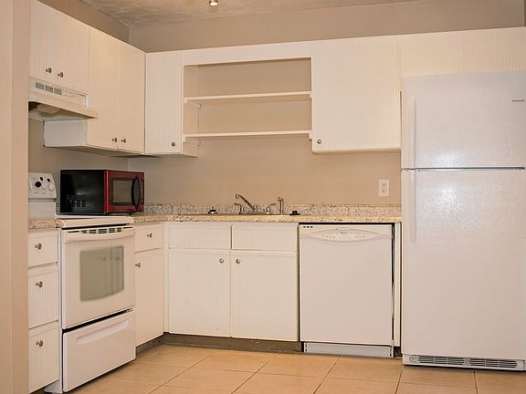 3rd image of 3516 NW 37th Ave