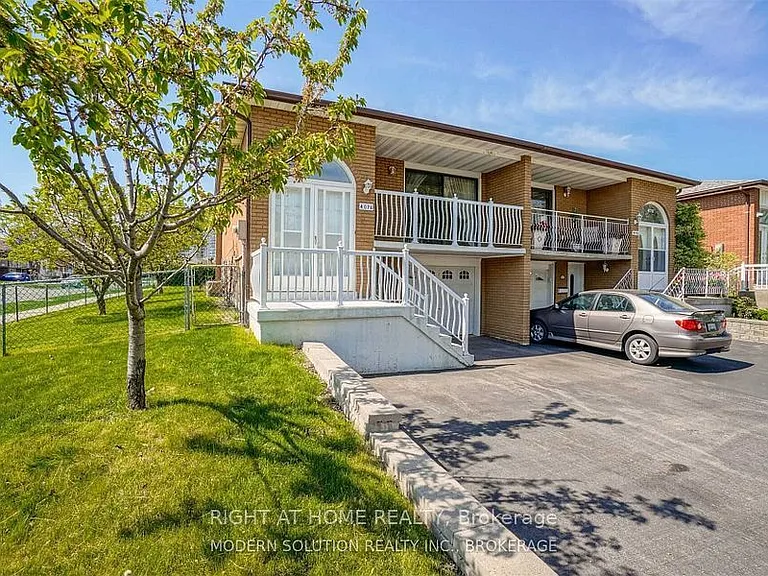 4076 Woodington Dr — Photo 1