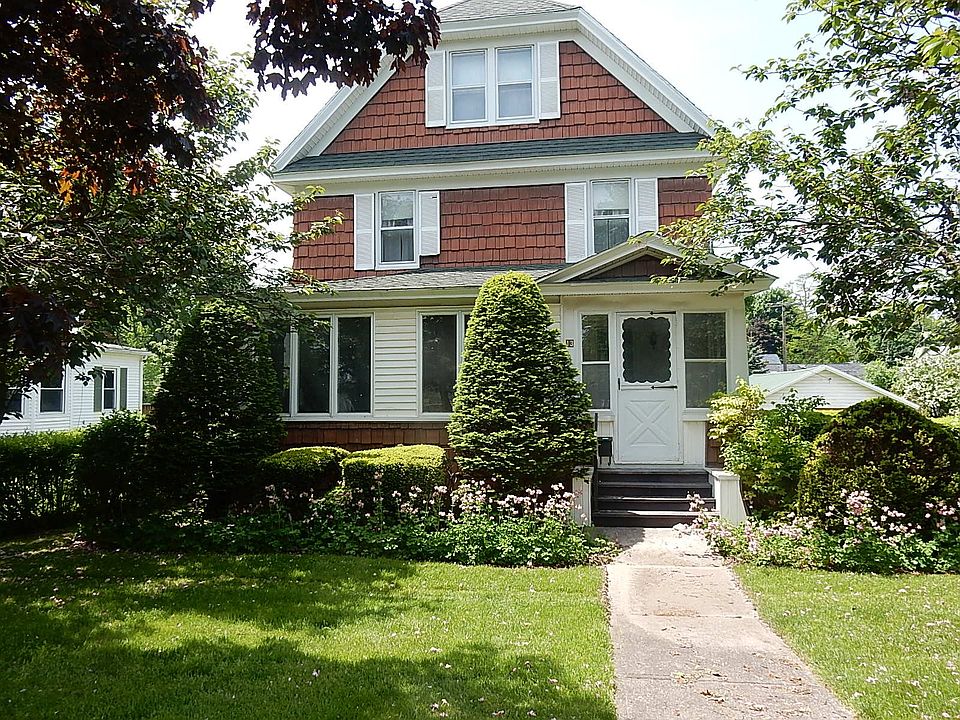 1st image of 13 Carlton St