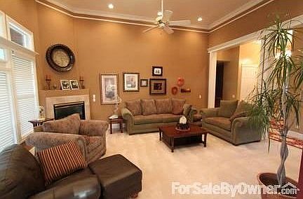 Living Room
						:
						Beautiful entry with 15' ceiling. Double french door to back patio.