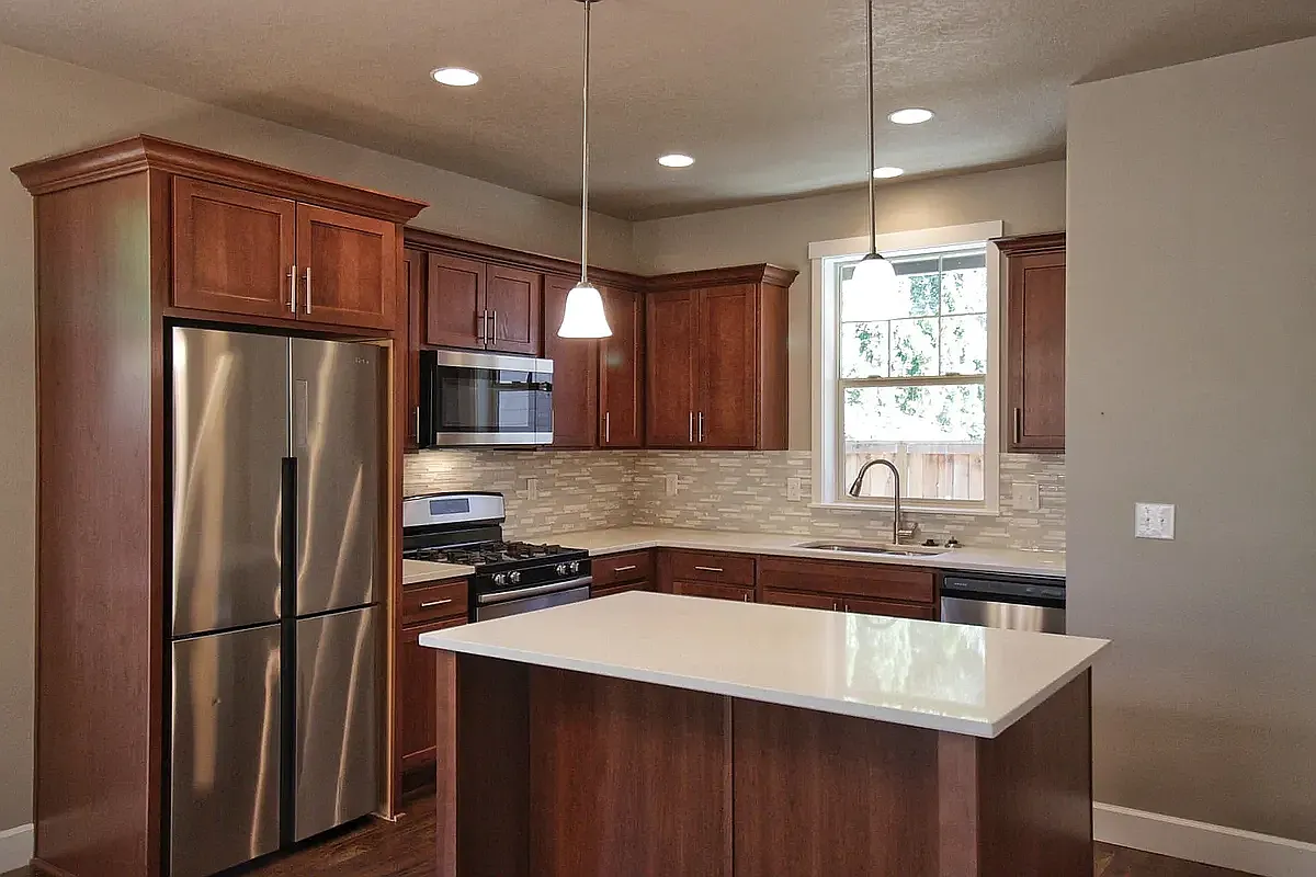 4 bed, 2.5 bath, 2310 sqft, $2,850 — Photo 2