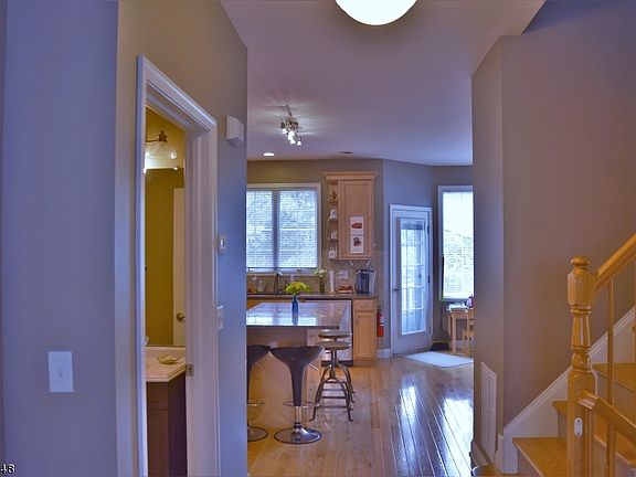 5th image of 26 Lincoln Ave #C