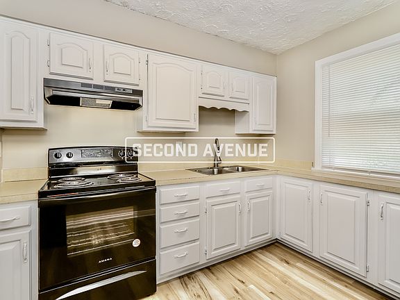 2nd image of 651 S 37th St