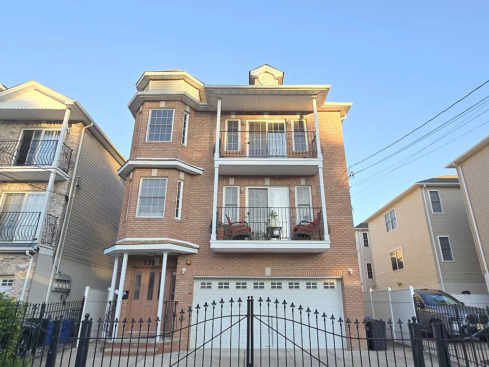 131 Bellair Pl #3