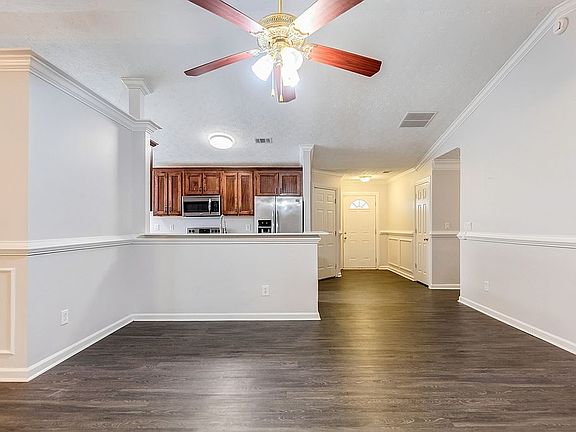 3rd image of 2041 Hollywood Dr