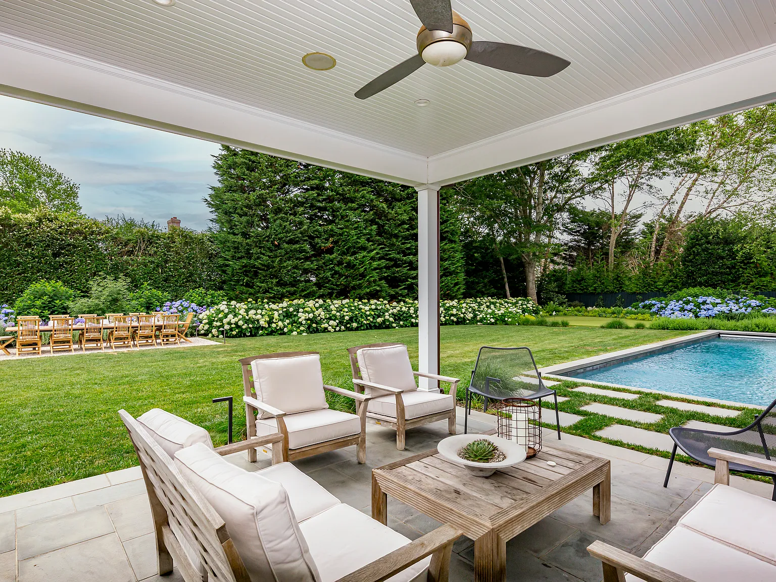 East Hampton with Everything — Photo 3