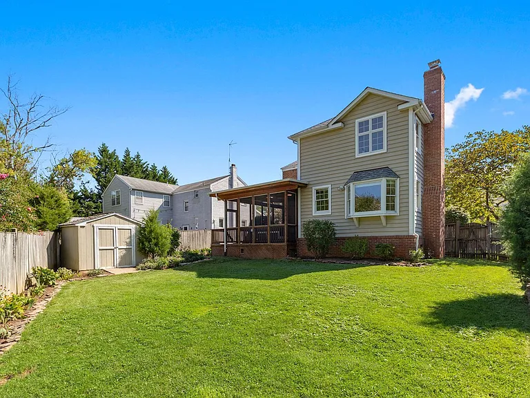 10404 Ewell Ave — Photo 7