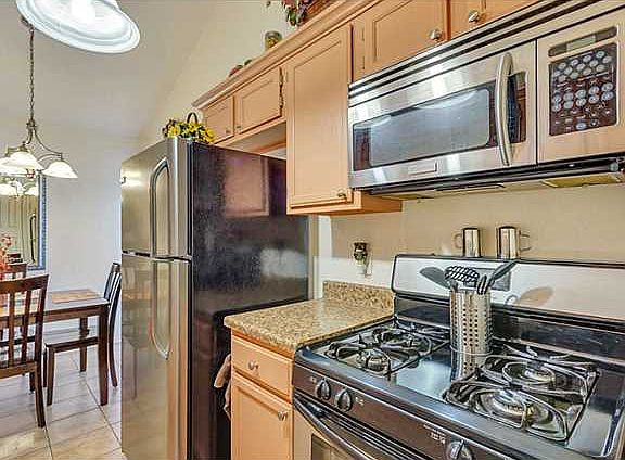 5th image of 3689 La Cuesta Dr