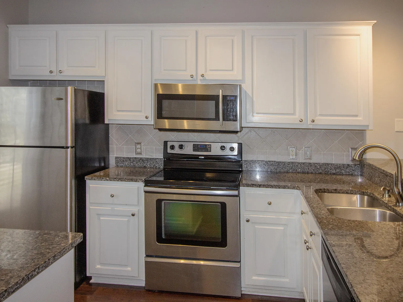 2 bed, 2.5 bath, 1166 sqft, $1,950 — Photo 4