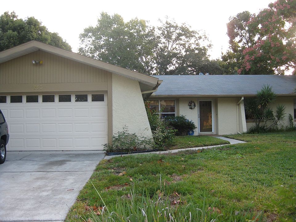 2nd image of 253 Cambridge Dr