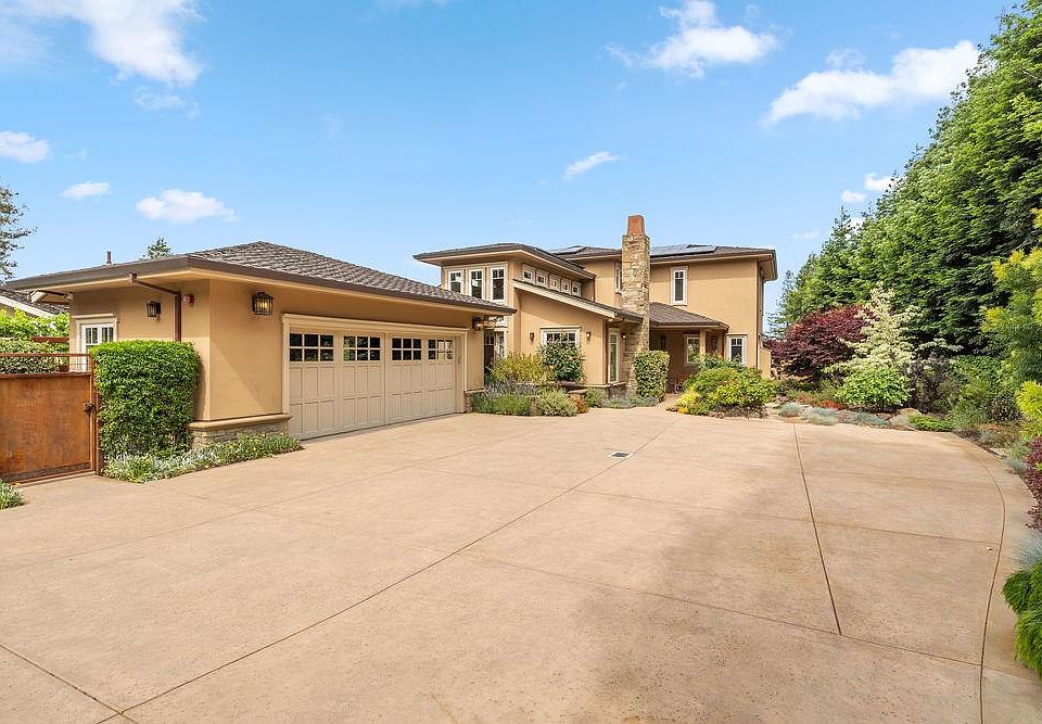 1st image of 965 Lakeview Way