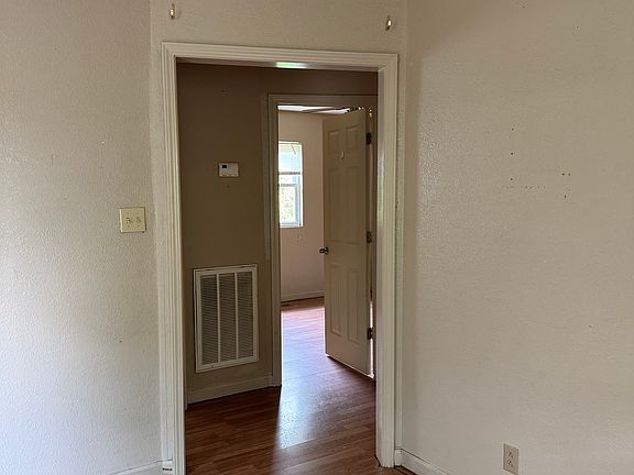 3rd image of 112 Sunny Way