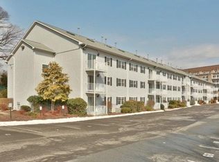 10 Chestnut St APT A203, Suffern, NY 10901