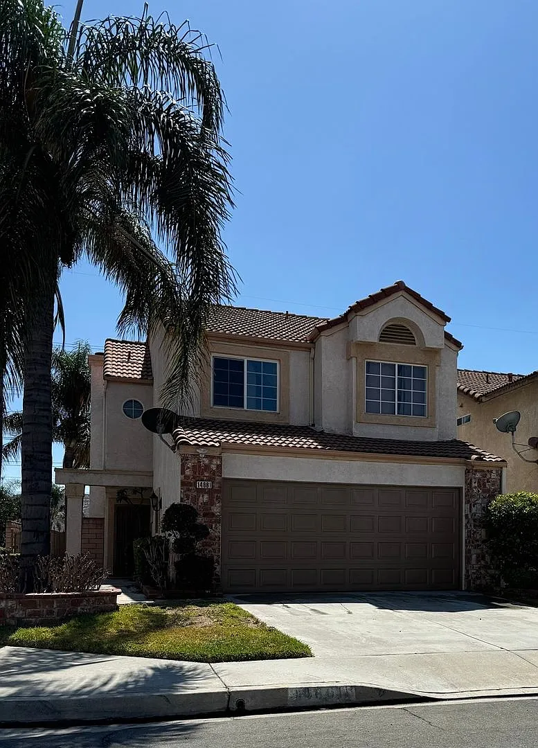 Beautiful 3 Bedroom House in Private Fontana Area CA 92337 — Photo 1