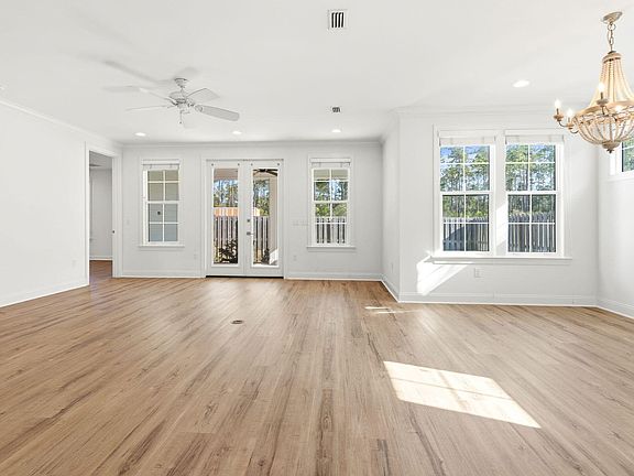 3rd image of 189 Windrow Way