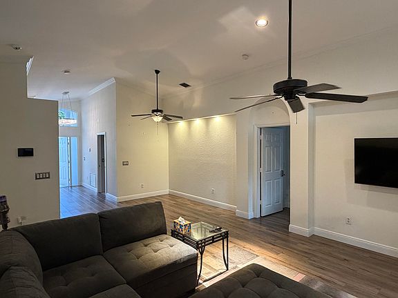 5th image of 22699 Royal Crown Ter E