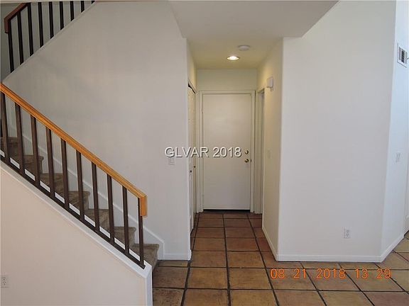 4th image of 742 Endicott Ct