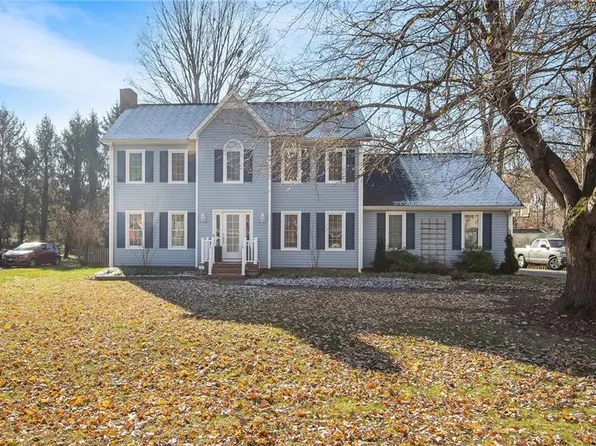 2076 Heidelbury Dr, Winston Salem, NC 27106