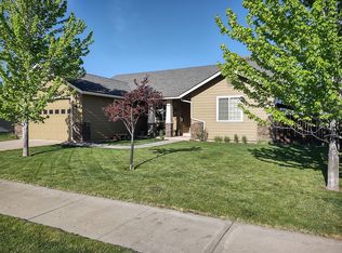 794 S E St, Lakeview, OR 97630